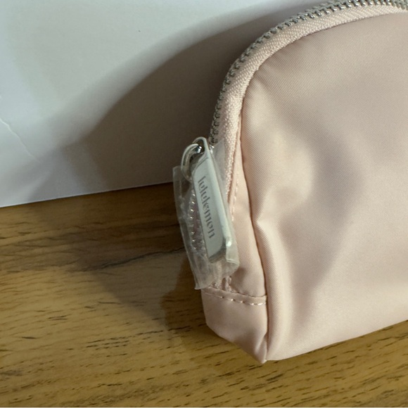 NWT Lululemon Pink Everywhere Belt Bag - Picture 6 of 7